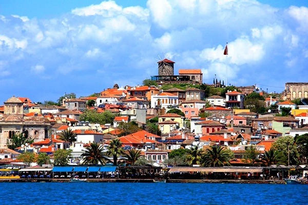 Cunda Dolmuş Saatleri ve Ulaşım Rehberi (2025)